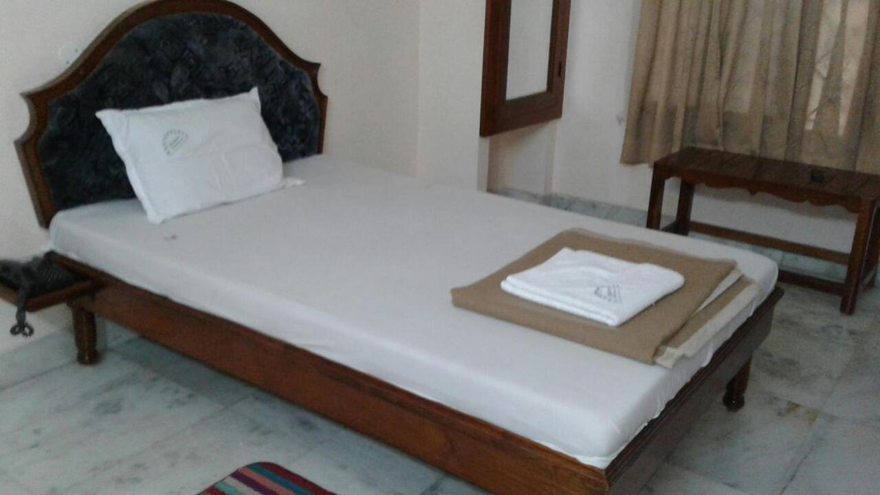 Hotel Geethanjali Residency Bhadrachalam Exterior photo